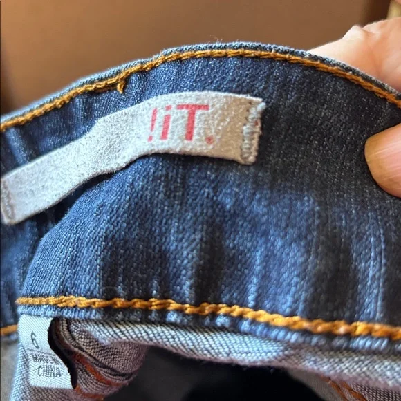 !it jeans Dark Blue Women's Jean Shorts 6 - Picture 5 of 9